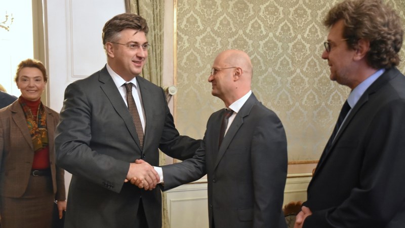 Predsjednik Vlade Andrej Plenković s predstavnicima hrvatske manjine u Republici Srbiji